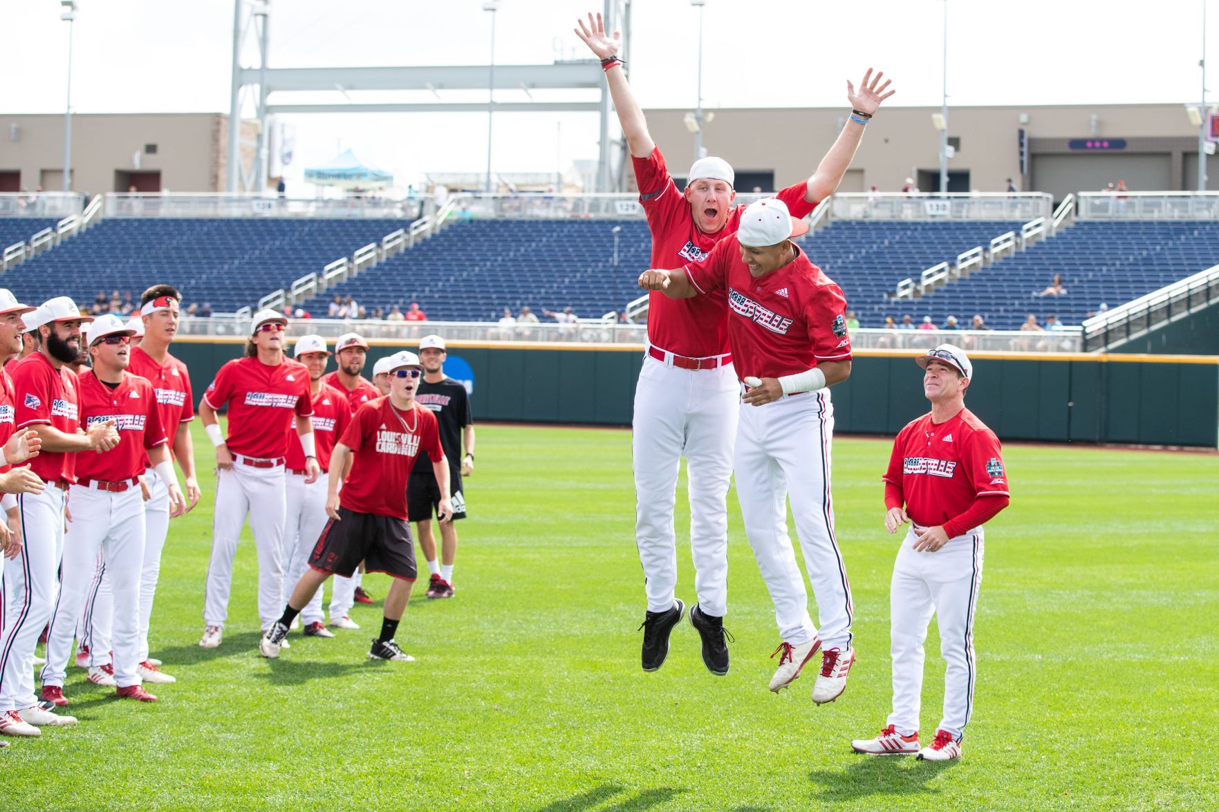 Auburn vs. Louisville at the College World Series